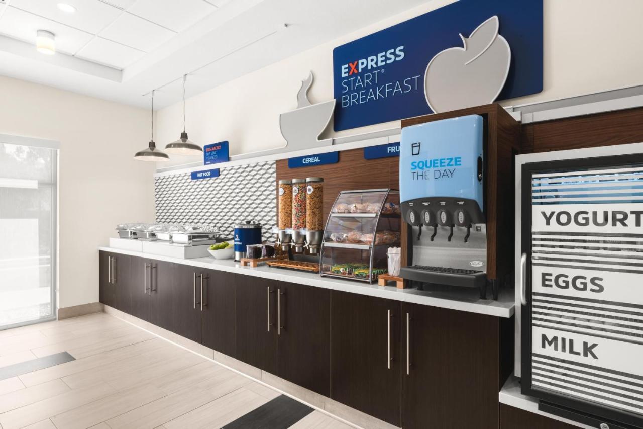Holiday Inn Express Hotel & Suites Willows By Ihg Eksteriør billede