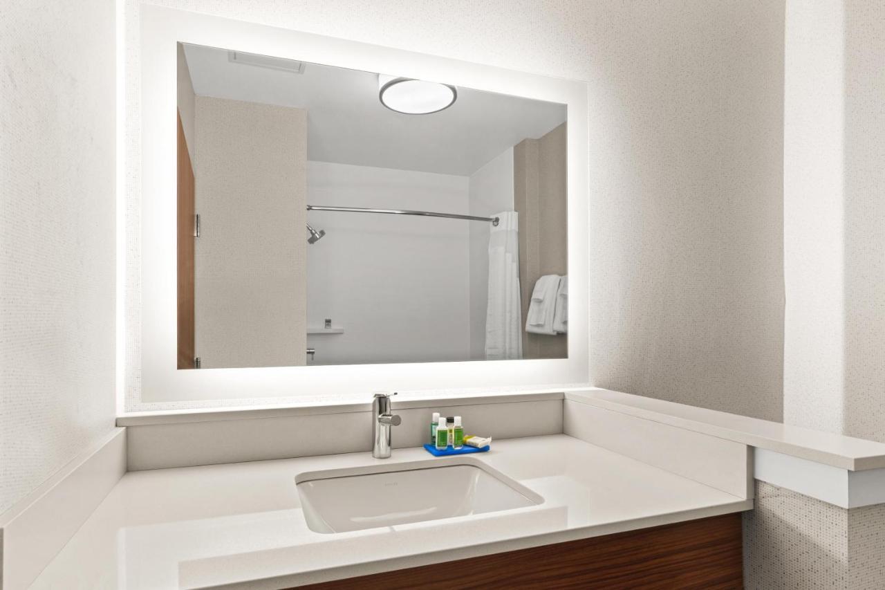 Holiday Inn Express Hotel & Suites Willows By Ihg Eksteriør billede