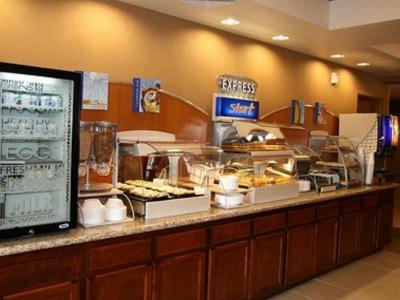 Holiday Inn Express Hotel & Suites Willows By Ihg Eksteriør billede